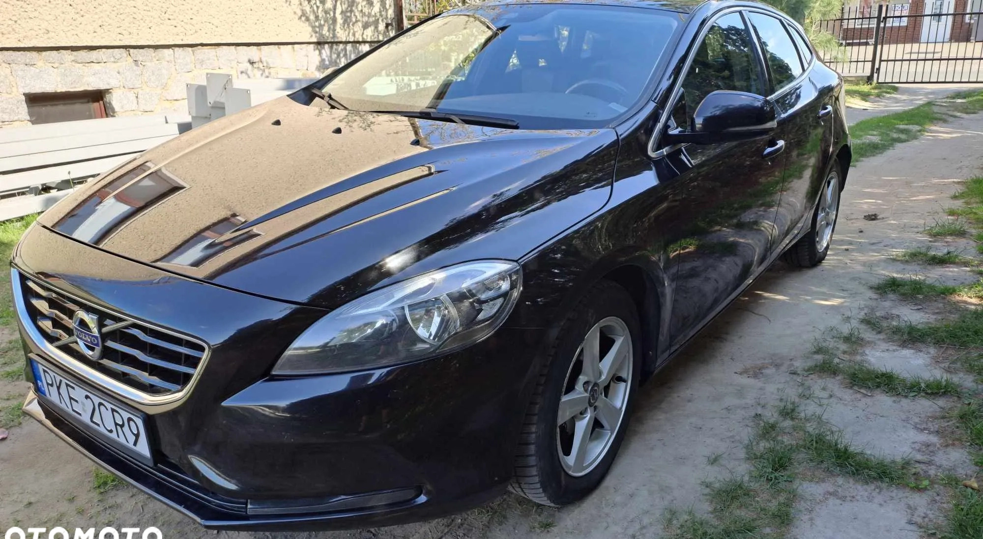 Volvo V40 cena 32000 przebieg: 176000, rok produkcji 2013 z Kępno małe 154